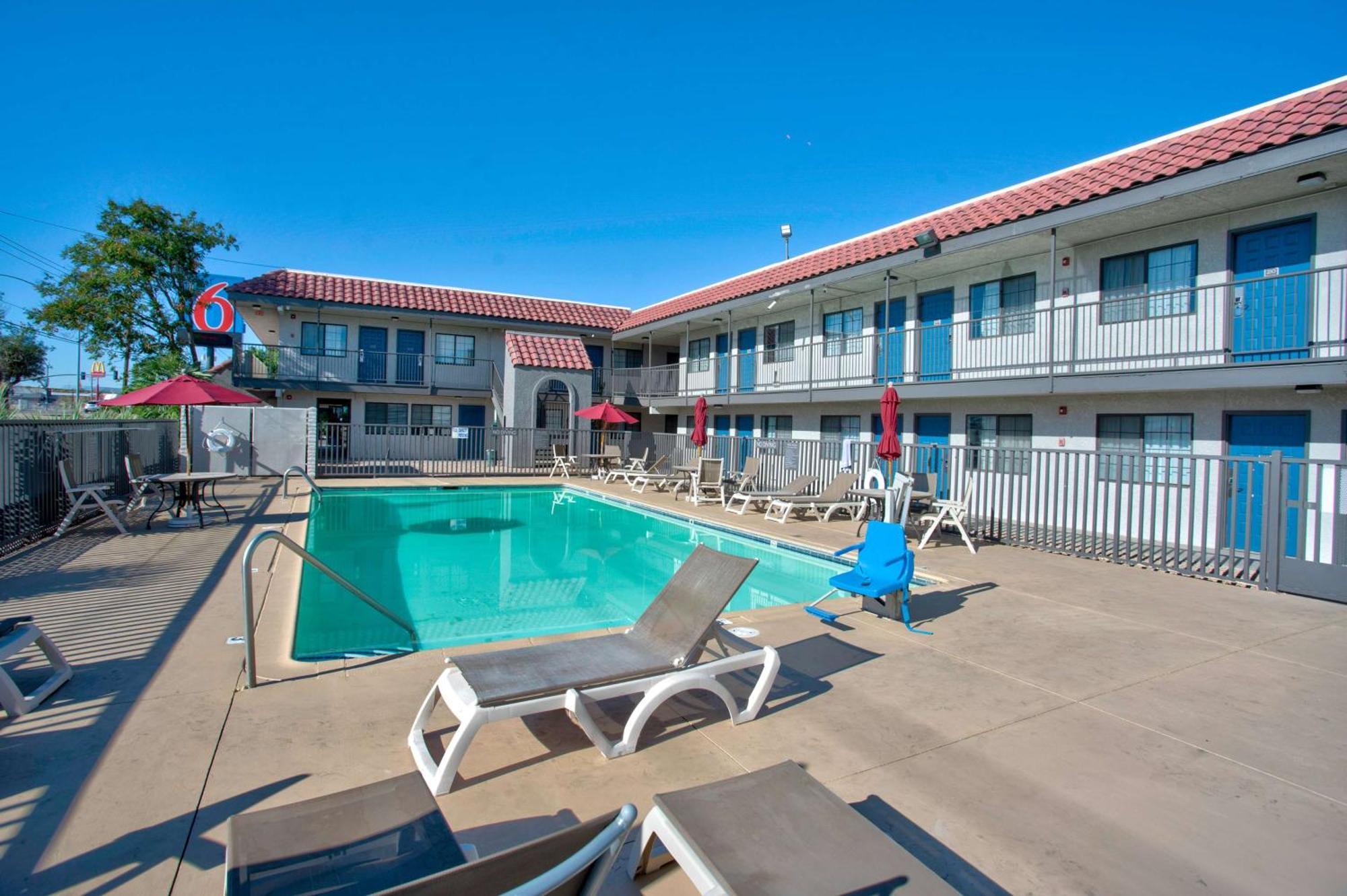 Motel 6 Tucson, Az - East Williams Center Exterior photo