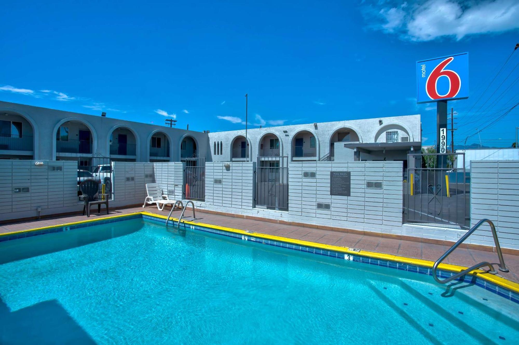 Motel 6 Tucson, Az - East Williams Center Exterior photo